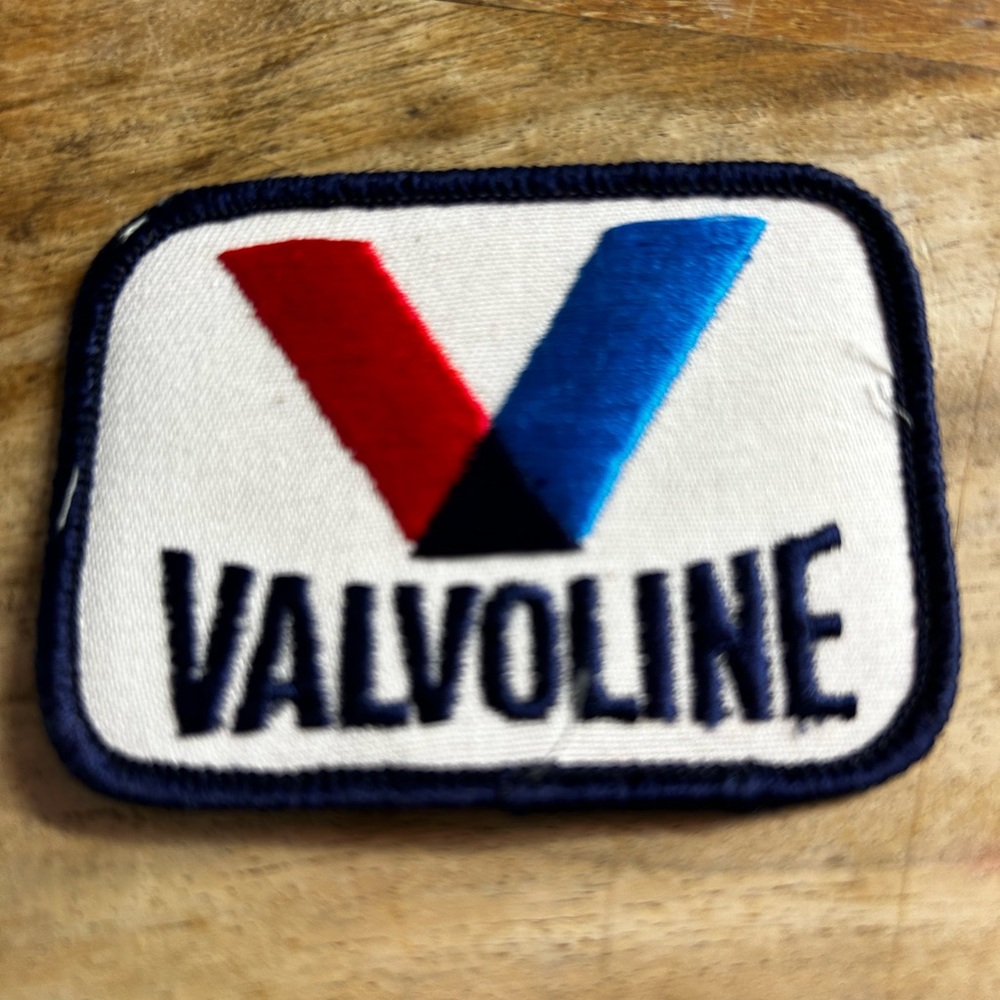 VALVOLINE EMBROIDERED SEW ON PATCH AUTOMOBILE OIL AND LUBRICANTS Racing - NEW -